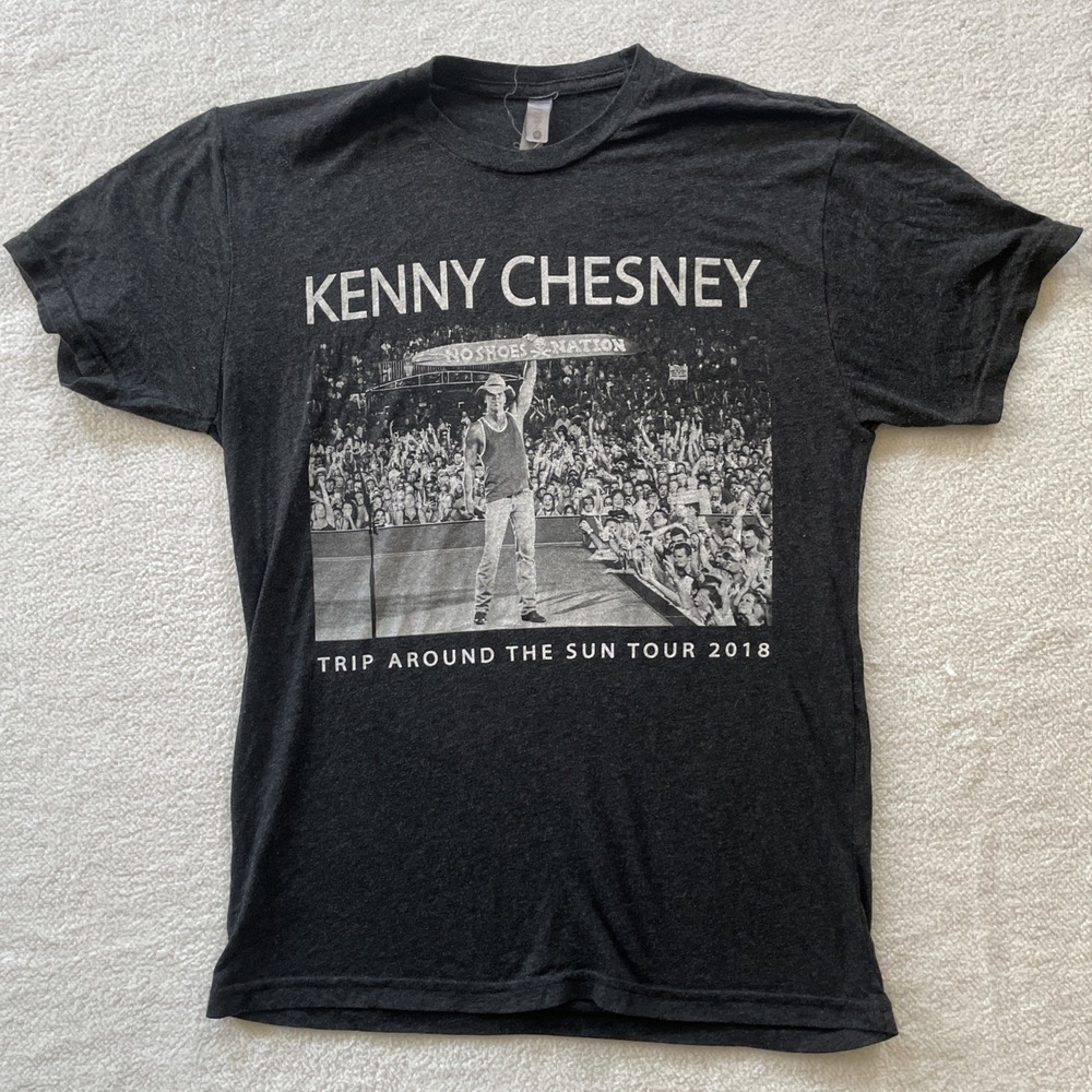 Kenny Chesney Mens M T-Shirt Charcoal Trip Around the Sun Tour 2018 Tour Shirt‎